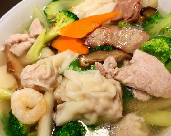 10. 雜碎云吞湯 Soupe Wonton Combinaison Chop Suey Combination Wonton Soup